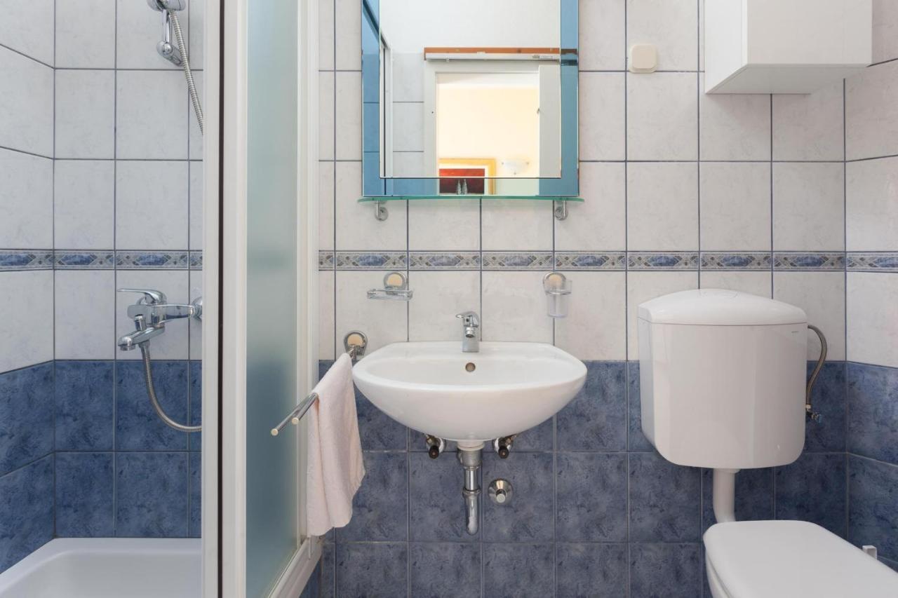Apartments Marijan - Beachfront Tučepi エクステリア 写真