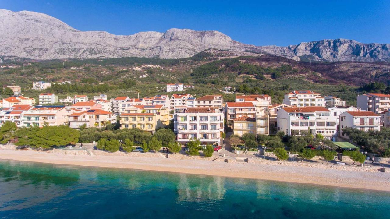 Apartments Marijan - Beachfront Tučepi エクステリア 写真