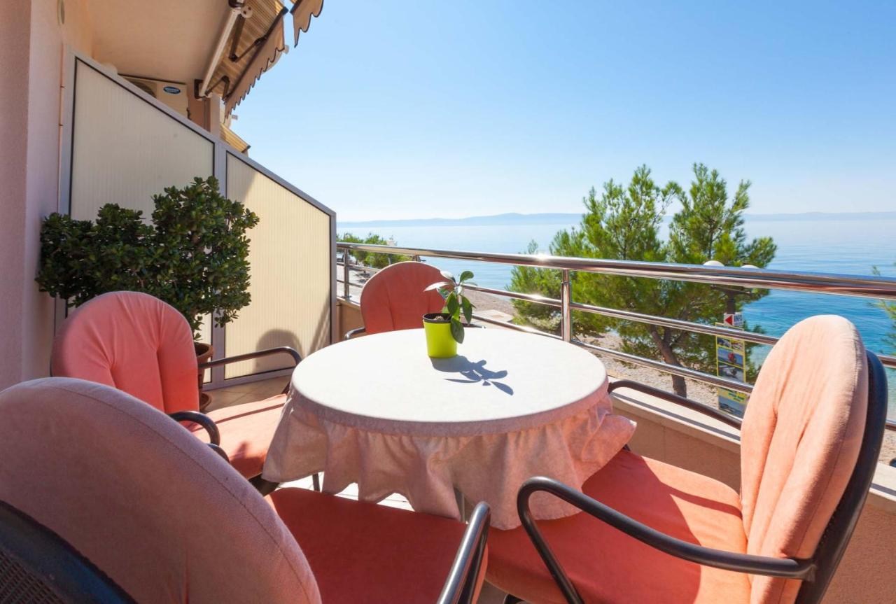 Apartments Marijan - Beachfront Tučepi エクステリア 写真