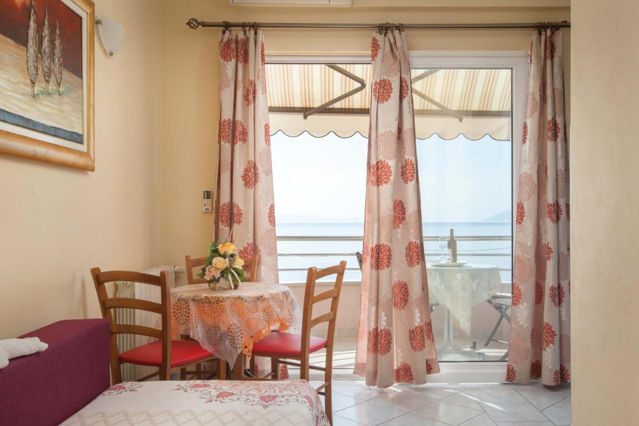 Apartments Marijan - Beachfront Tučepi エクステリア 写真