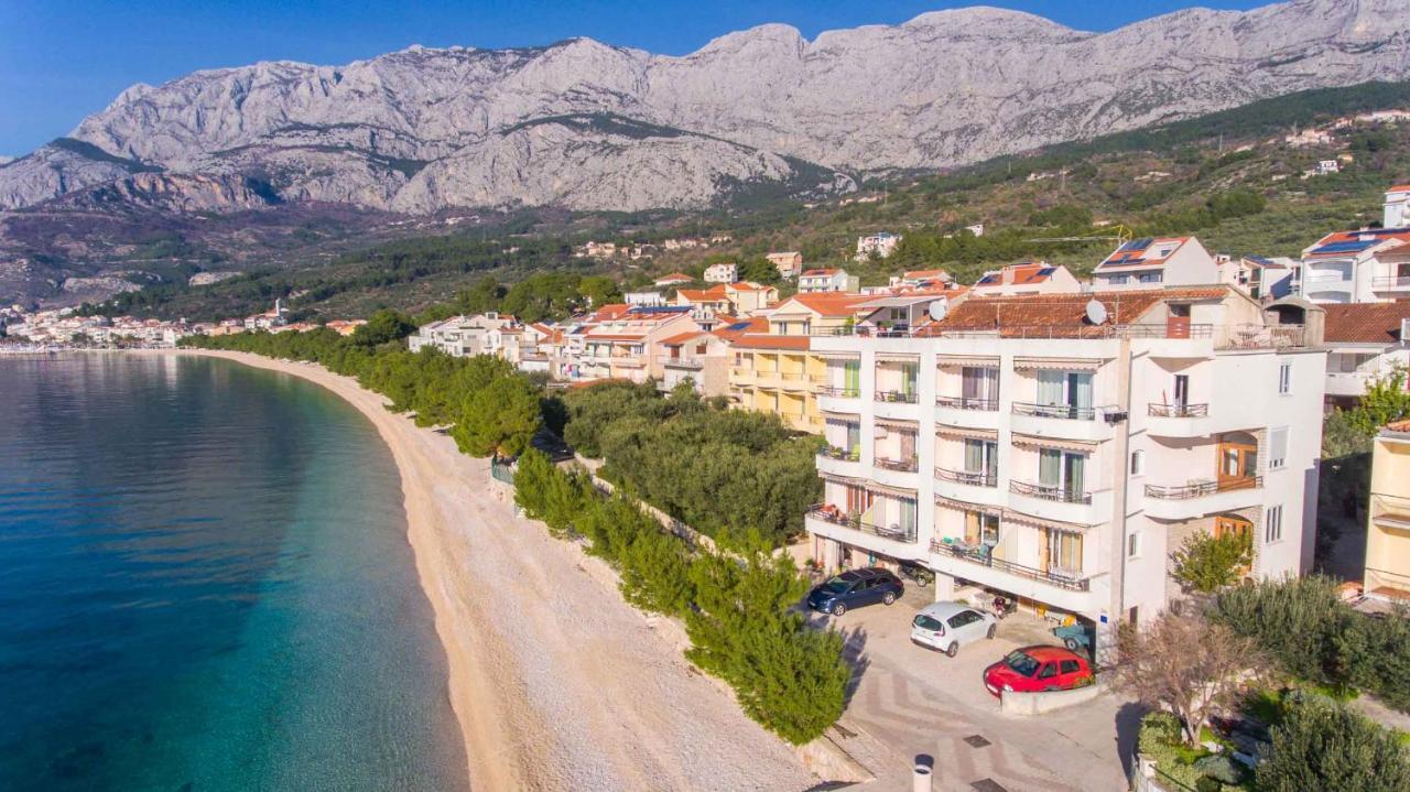 Apartments Marijan - Beachfront Tučepi エクステリア 写真