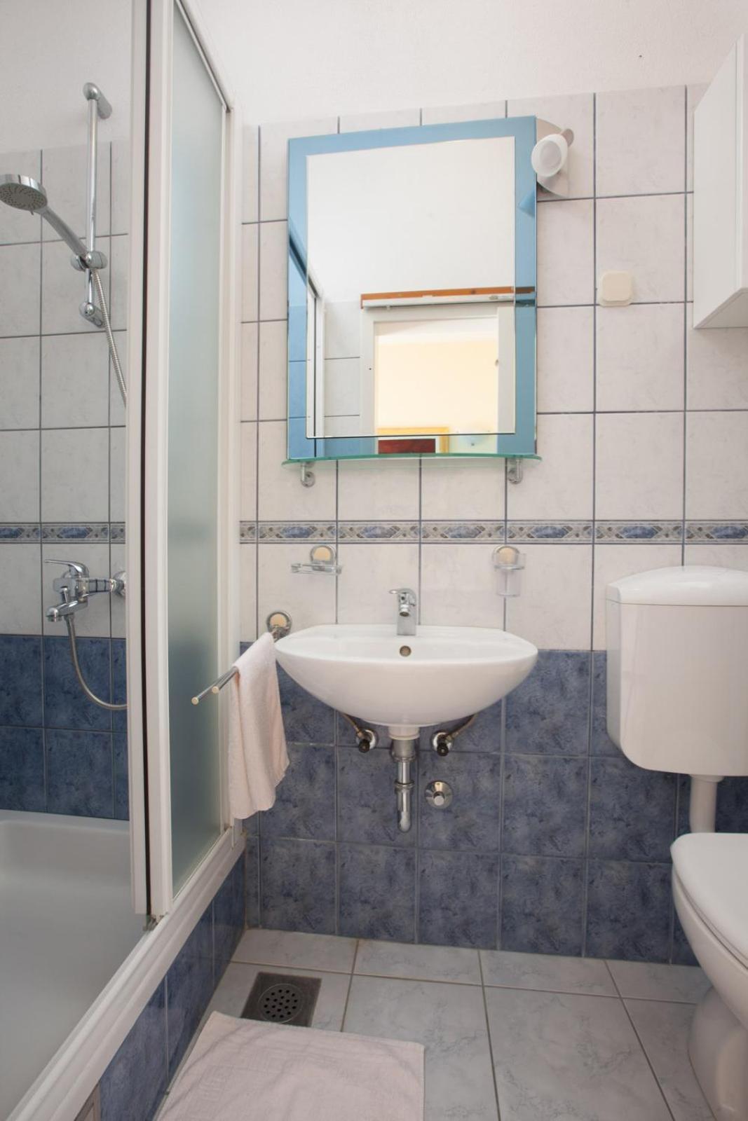 Apartments Marijan - Beachfront Tučepi エクステリア 写真